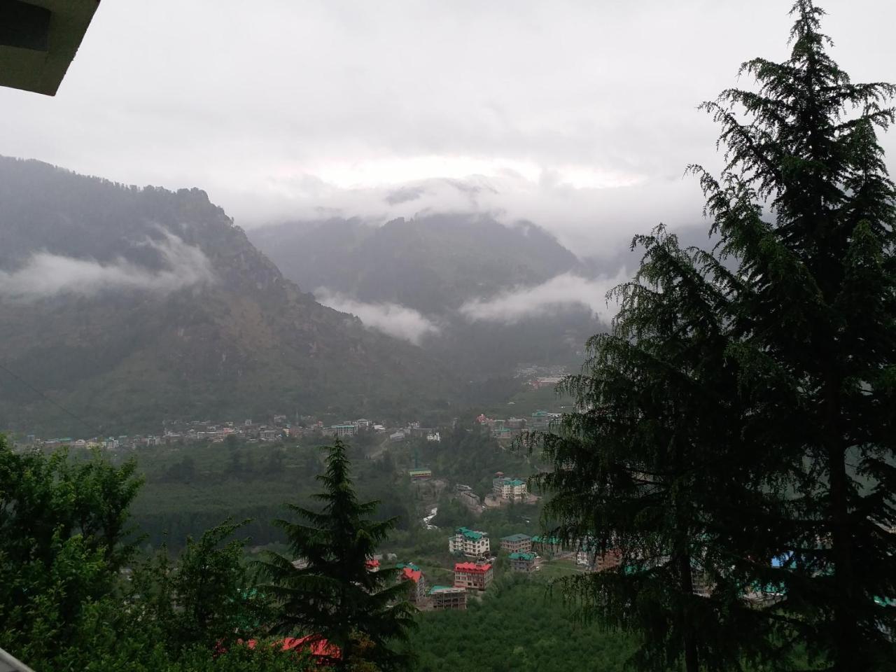 Hotel Seven Hills Manali Exterior foto